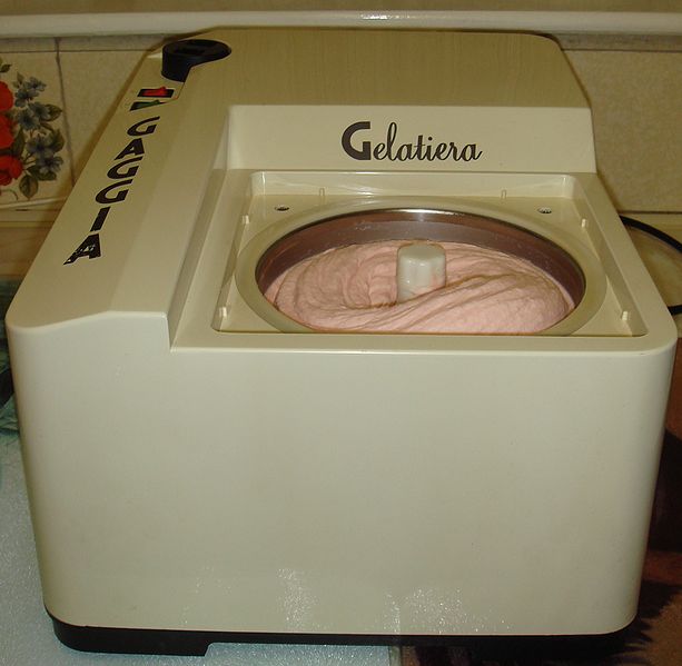 File:Gelatiera.jpg