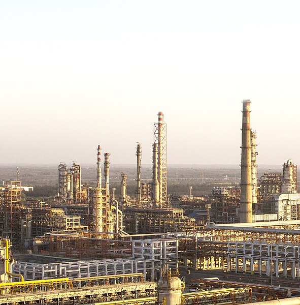 File:Nayara Refinery 1.jpg