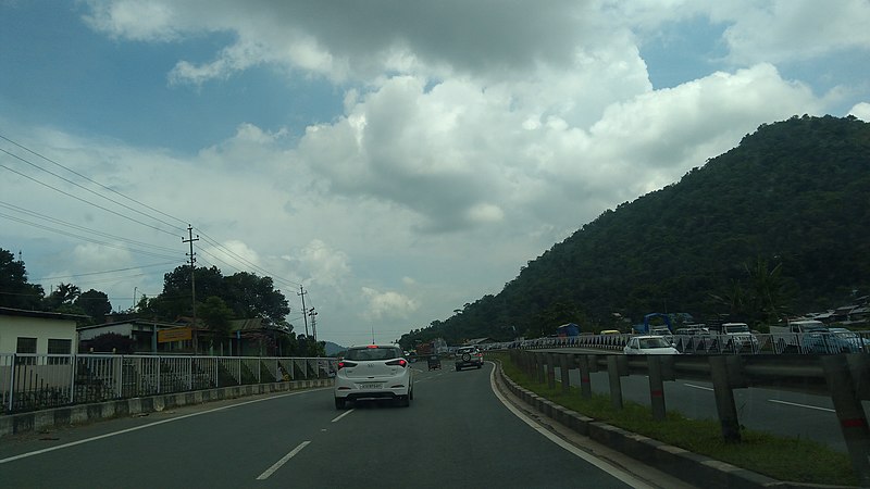 File:Nongpoh, Meghalaya.jpg