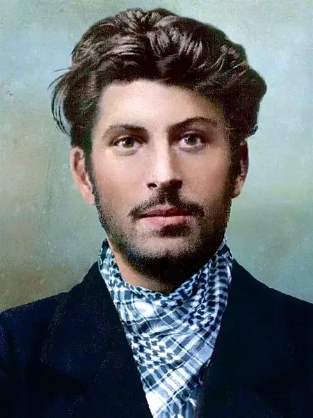 Файл:Stalin 1902 Colour.jpg