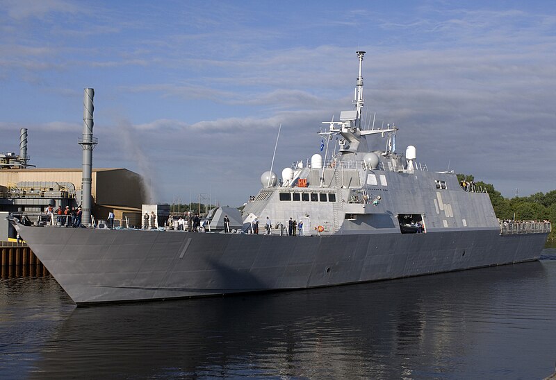 Файл:USS Freedom (LCS 1).jpg