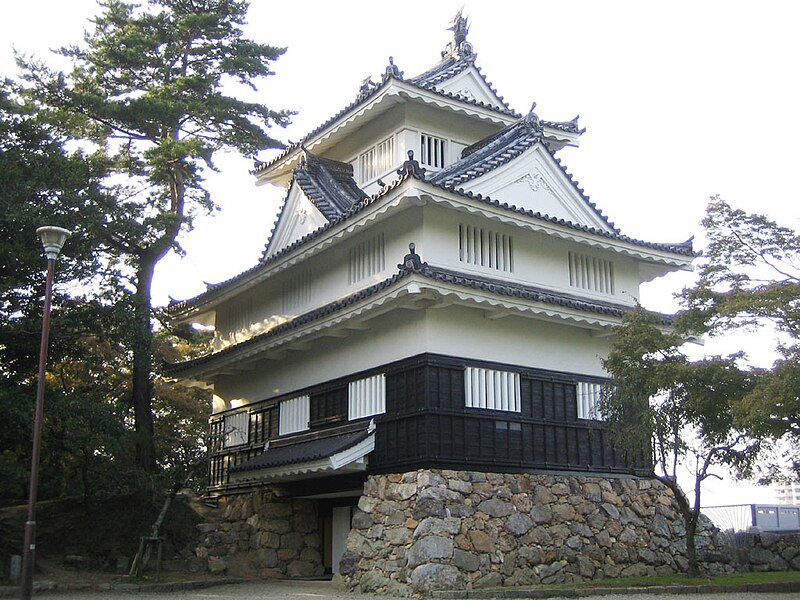 File:Yoshida Castle (Aichi).jpg