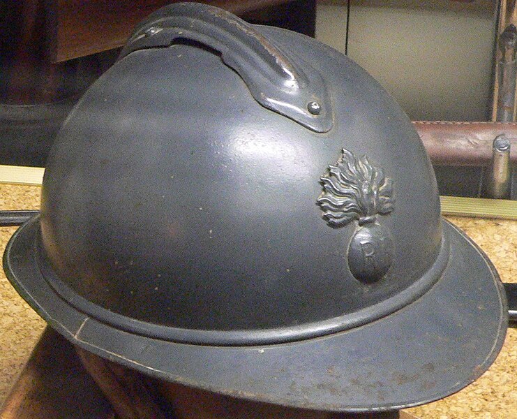 Archivo:Adrian helmet 1.jpg