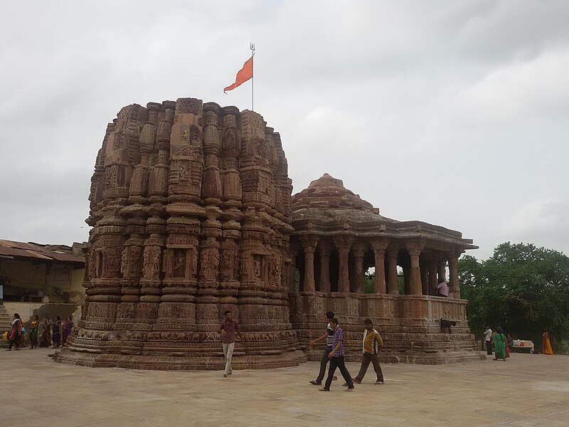 File:Galteshwar Mahadev Temple Gujarat.jpg