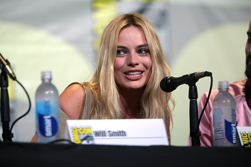 File:Margot Robbie (28316632520).jpg