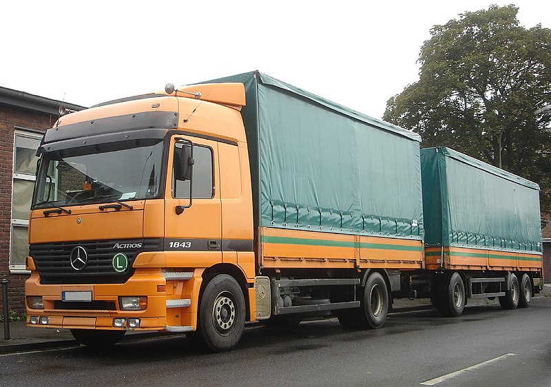 File:Mercedes-Benz Actros Laster.jpg