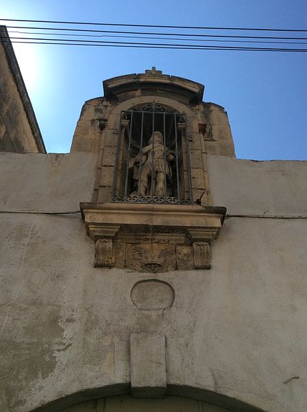 File:Niche in Qormi.jpg