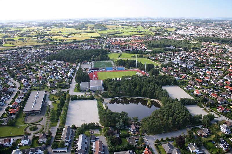 File:Sandnes idrettspark fra luften.jpg