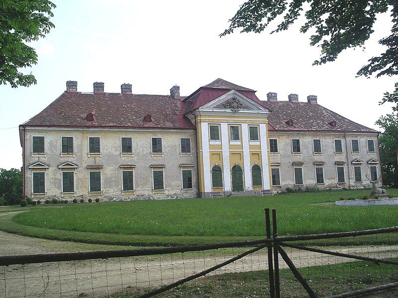 File:Schloss Karlslust.jpg