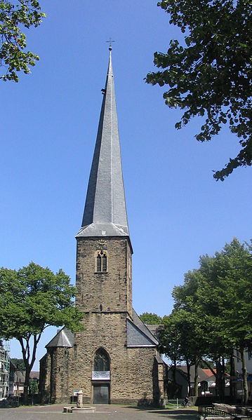 File:Schwerte - Sankt-Victor-Kirche.jpg