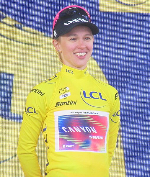 File:TDFF24 Kasia Niewiadoma.jpg