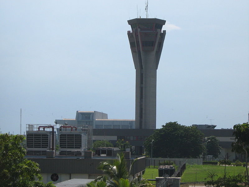 File:Torrecontrolhabana.JPG