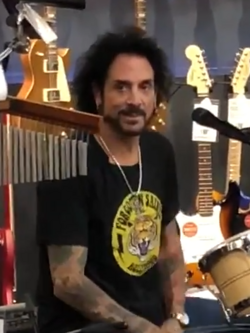 Deen Castronovo 2018 (cropped).png