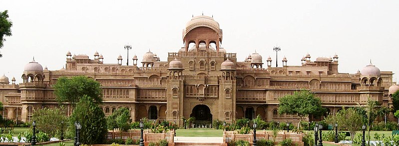 File:Laxmi Niwas Palace.jpg