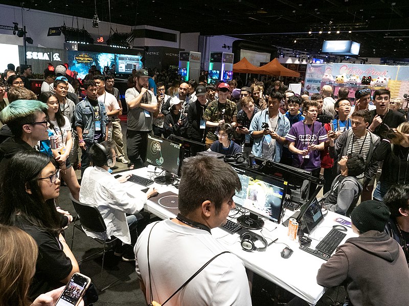 File:Osu! TwitchCon 2018 Booth.jpg