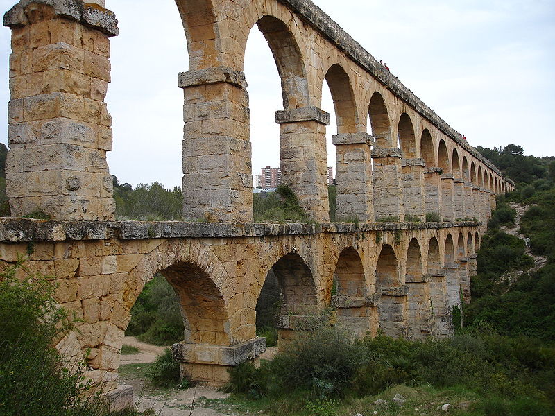 File:Tarragona.Pont del diable aqüeducte.jpg