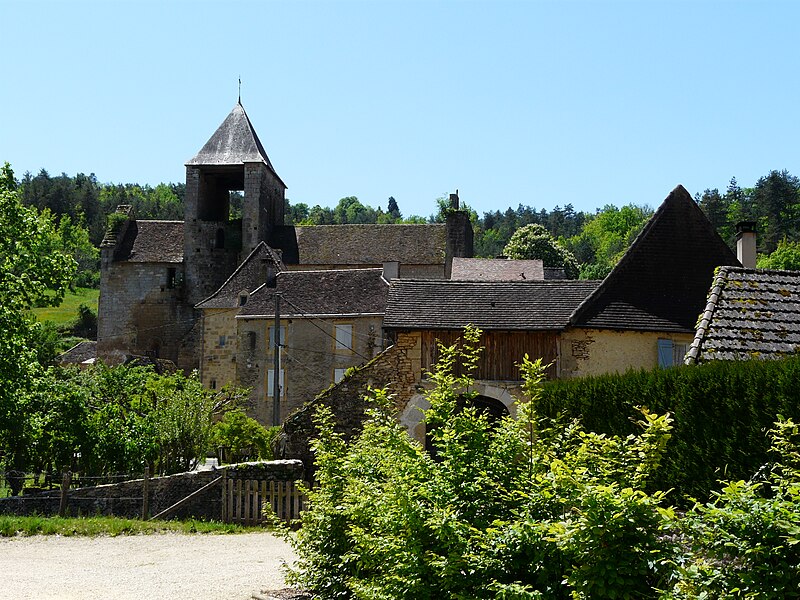 File:Auriac-du-Périgord village.JPG