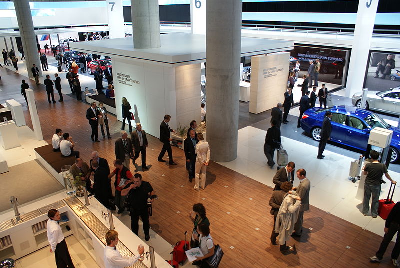 File:BMW Stand IAA 2009.jpg