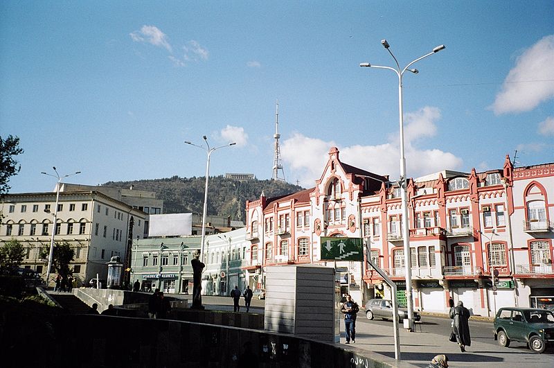 Файл:Baratasvili Ave, Tbilisi.JPG