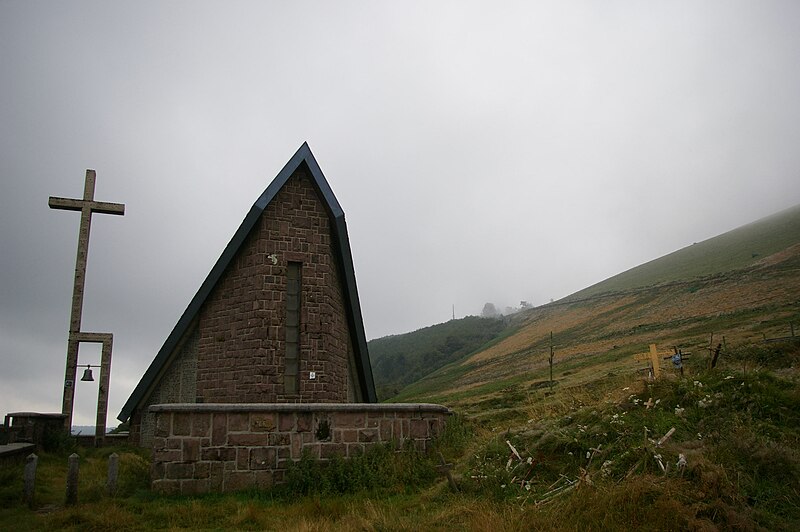 Файл:Chapel near Pto Ibaneta.jpg