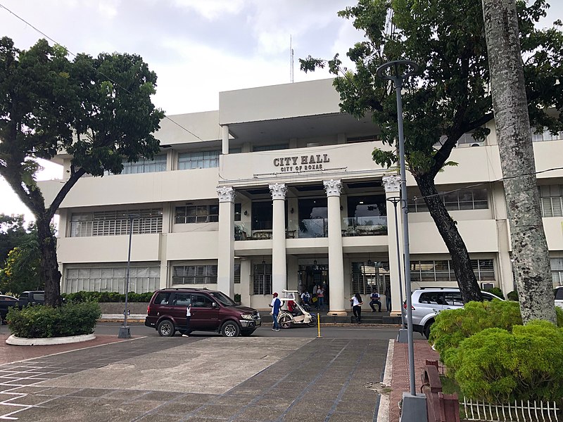 File:Roxas City Hall.jpg