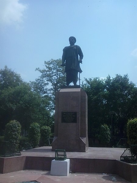 File:Statue of Tilak.jpg