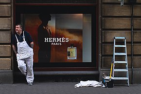 A typical example of candid street photography, shot in Edinburgh, Scotland