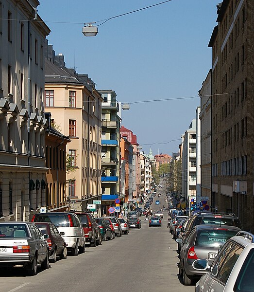 File:Surbrunnsgatan Stockholm österut20060509.jpg