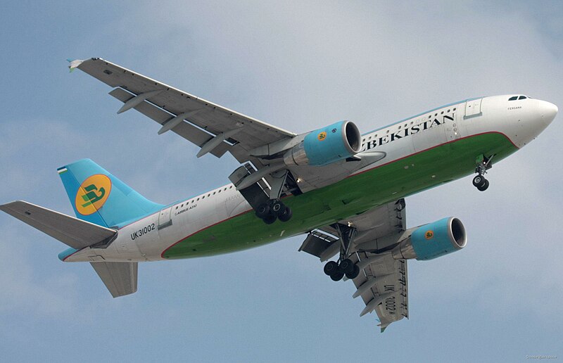 Файл:Uzbekistan-airways-A310-324-uk-3100.jpg