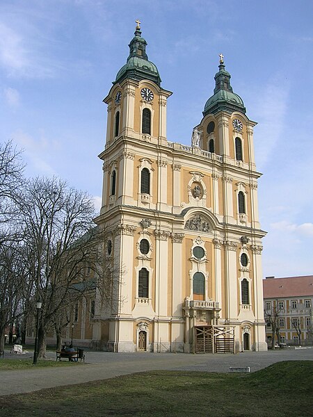 File:Cathédrale de Kalocsa.jpg