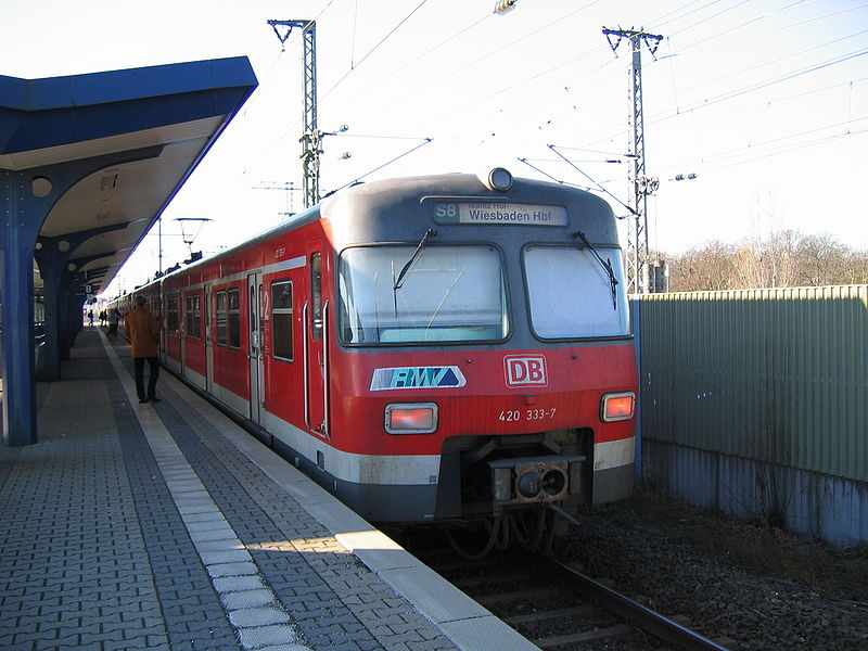 File:Offenbach Ost BR 420.JPG