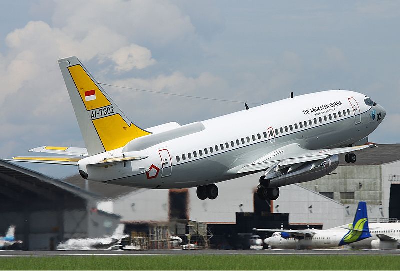 File:TNI-AU Boeing 737-200 Lim.jpg