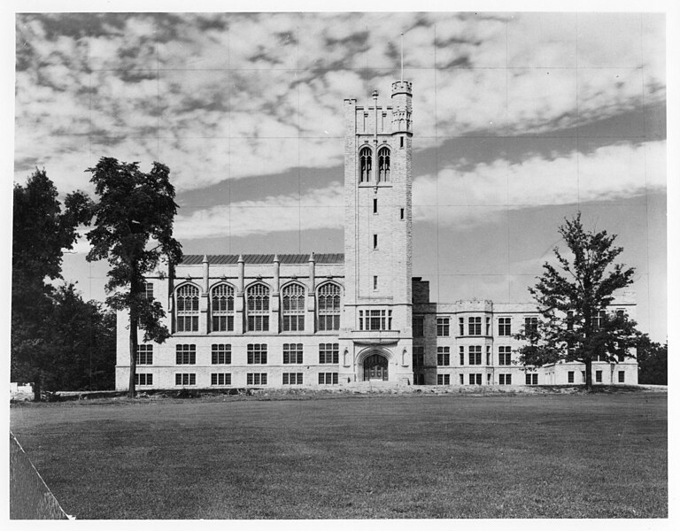 File:University College 1924.jpg