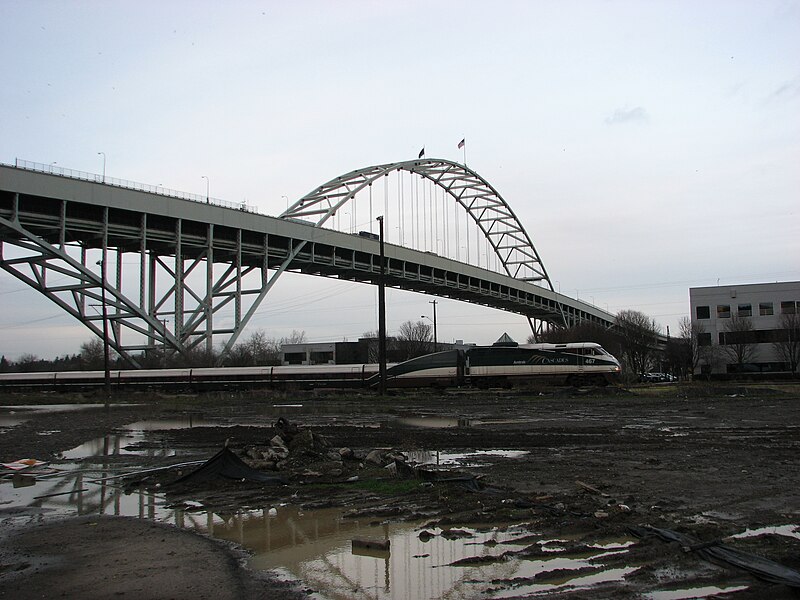 File:Amtrak underneath Fremont Bridge.jpg