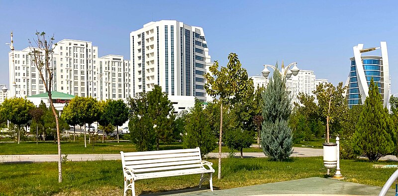 Файл:Ashgabat downtown.jpg