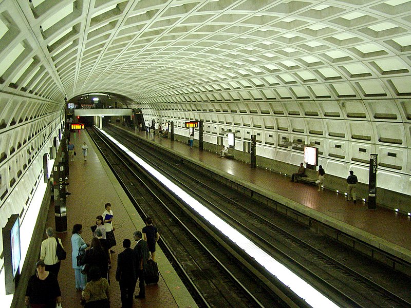 Файл:Dupont Circle Station.jpg