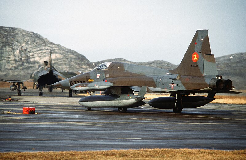 File:F-5A RNoAF Bodo 1982.jpeg