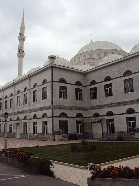 Файл:Makhachkala mosque 15.jpg