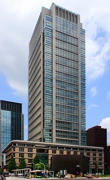 File:Marunouchi Building.JPG