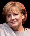 Angela Dorothea Merkel, más conocida simplemente como Angela Merkel es una política alemana, canciller de su país desde 2005. Merkel es miembro y presidenta de la Unión Demócrata Cristiana de Alemania (CDU por sus siglas en alemán) desde 2000, ejerciendo a la vez como diputada del Parlamento (Bundestag), donde representa a un grupo de distritos que incluye los de Pomerania Occidental y Rügen, así como la ciudad de Stralsund. Por א (Aleph).