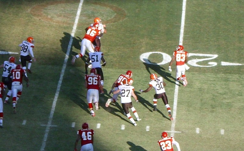 File:Bradley goes right.JPG