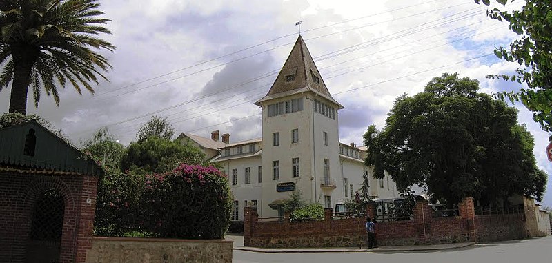 File:Embasoira hotel Asmara, Eritrea.jpg