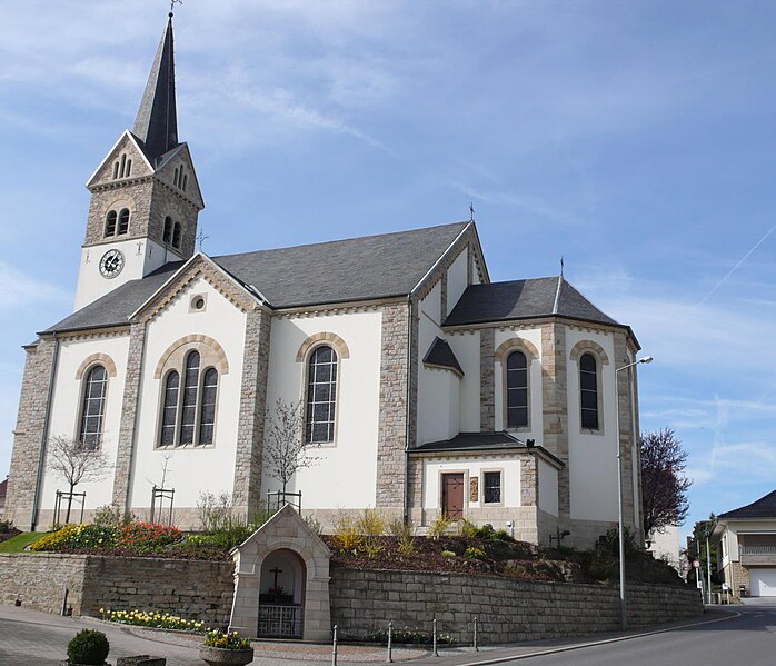 File:Leudelange church.jpg