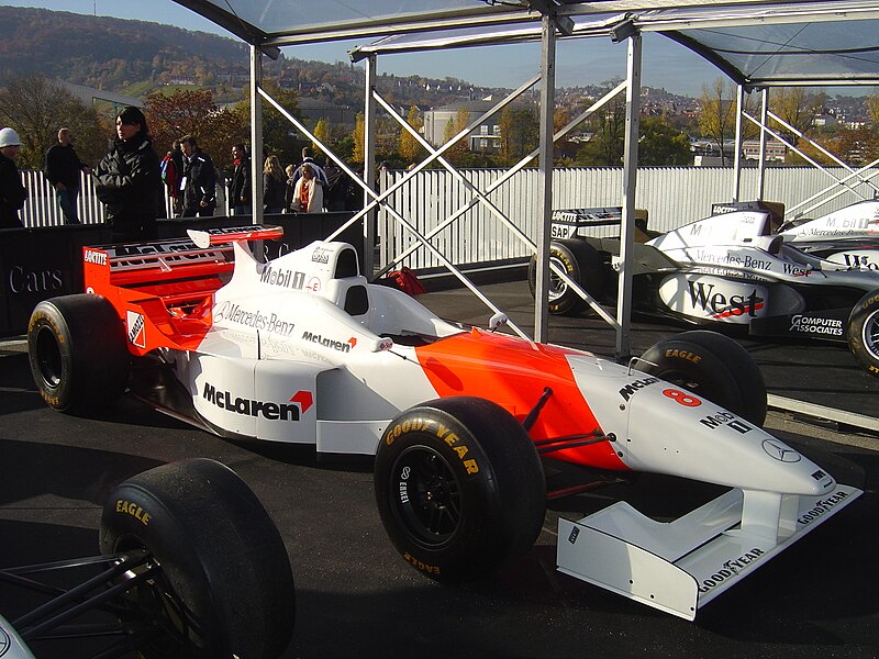 Archivo:McLaren MP4-11.JPG