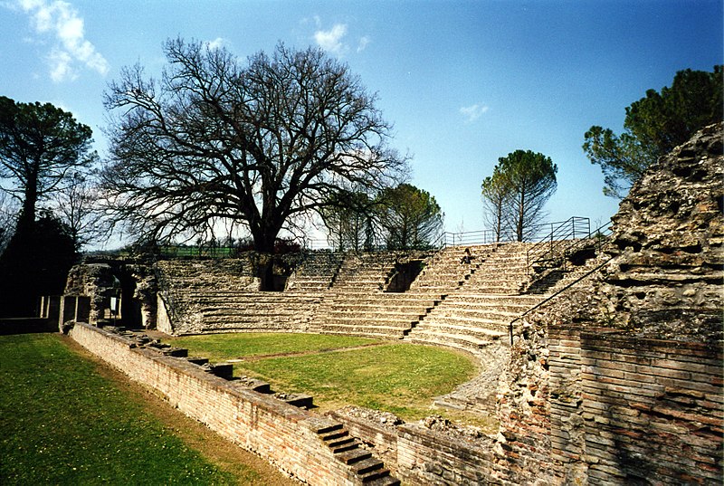 File:Teatro Falerio picenus 4.jpg