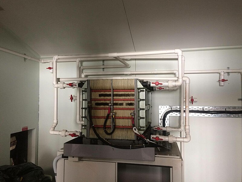 File:Vanadium Redox flow battery.jpg