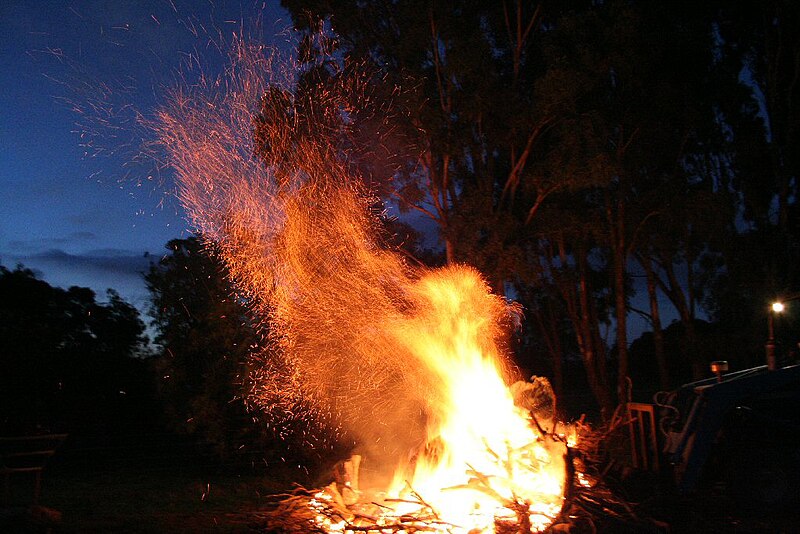 File:Bonfire Embers.jpg