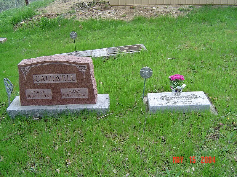 File:Caldwell headstones.JPG