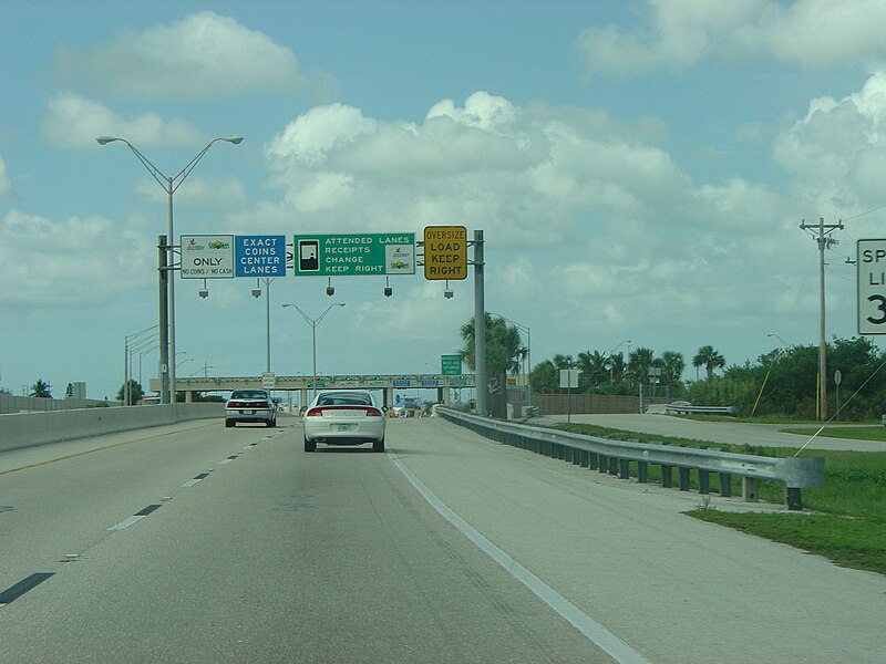 File:Midpoint Bridge Toll Plaza.jpg