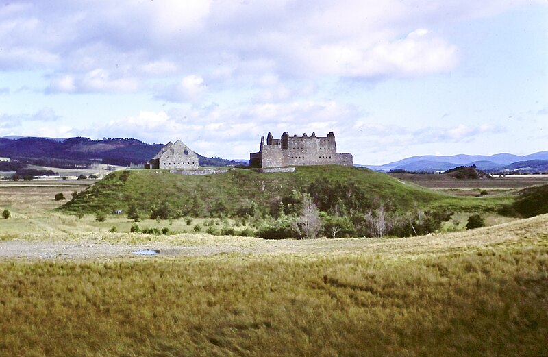 File:Ruthven Barracks (1983).JPG